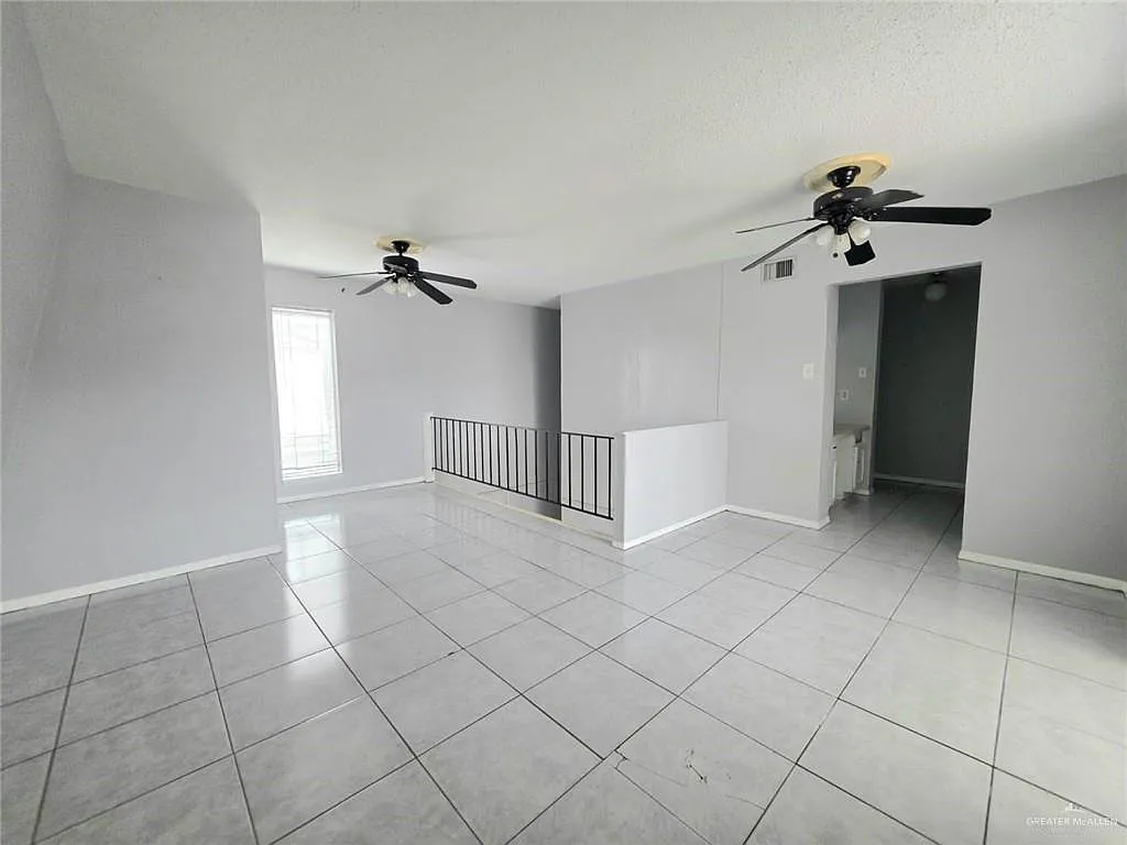 1 bed, 1.5 bath, 40037 sqft, $800 — Photo 3