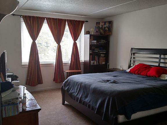3rd image of 1450 Plymouth Ln APT 215