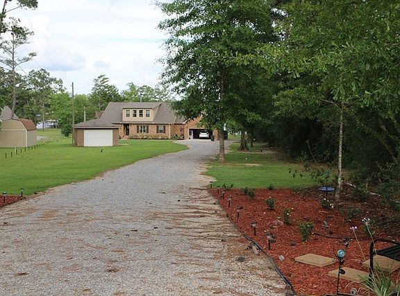 3rd image of 276 Lakeside Dr