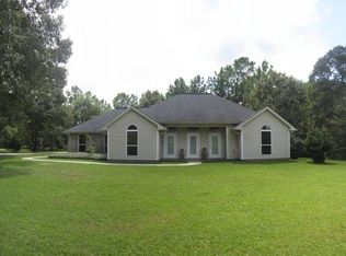 15 Arbor Ln, Picayune, MS 39466