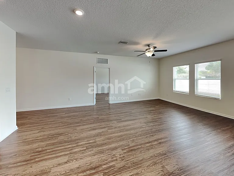 8710 Layalie Way — Photo 6