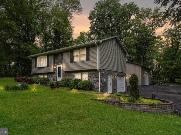 19 Old Hilltop Rd, Conowingo, MD 21918