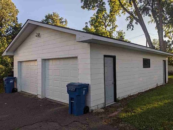 3rd image of 204 Hatten Ave