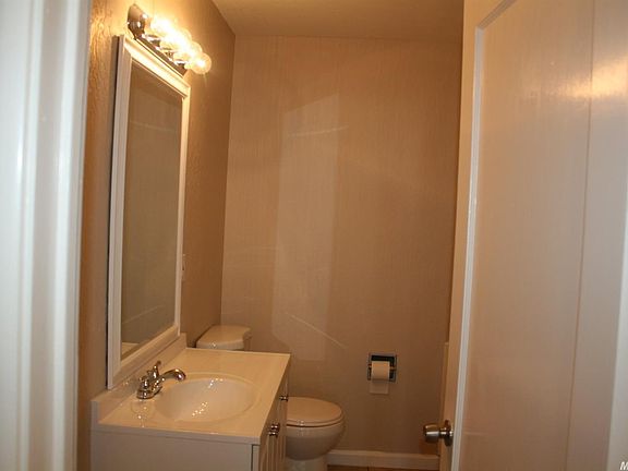 5th image of 2340 W Euclid Ave