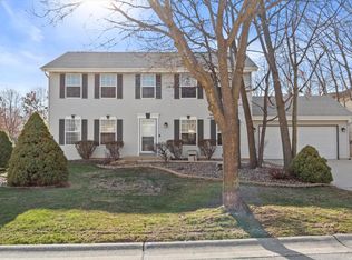 6831 S Dory Dr, Franklin, WI 53132