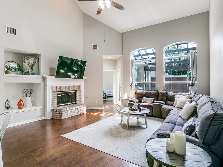 146 London Way — Photo 5