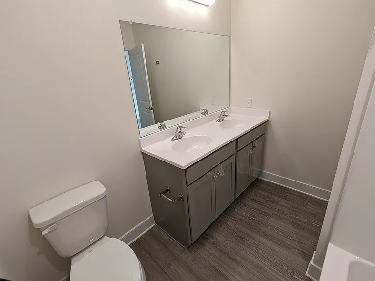 College Park Apartments — Photo 40
