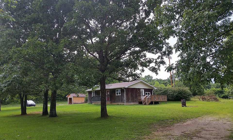 1st image of 280 Earl Howard Rd