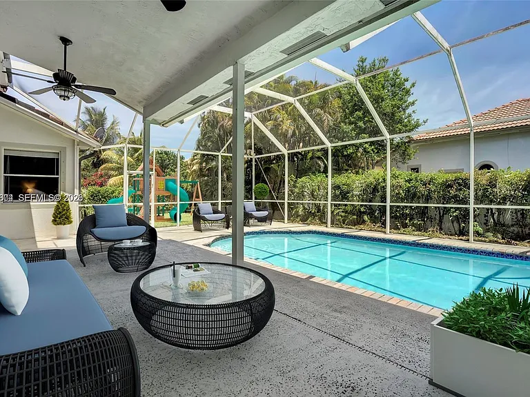 13813 NW 21st St — Photo 36