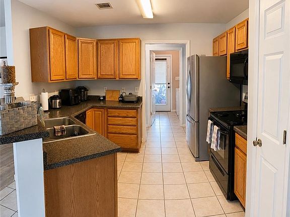 4th image of 310 Dawes St