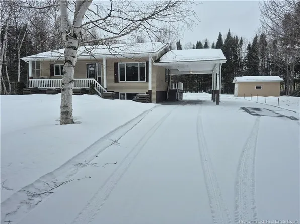 147 Scenic Dr, Bathurst, NB E2A 4Z2