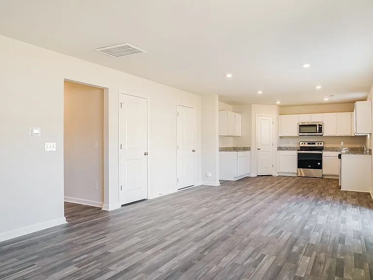 2599 Twin Leaf Ct SE — Photo 3
