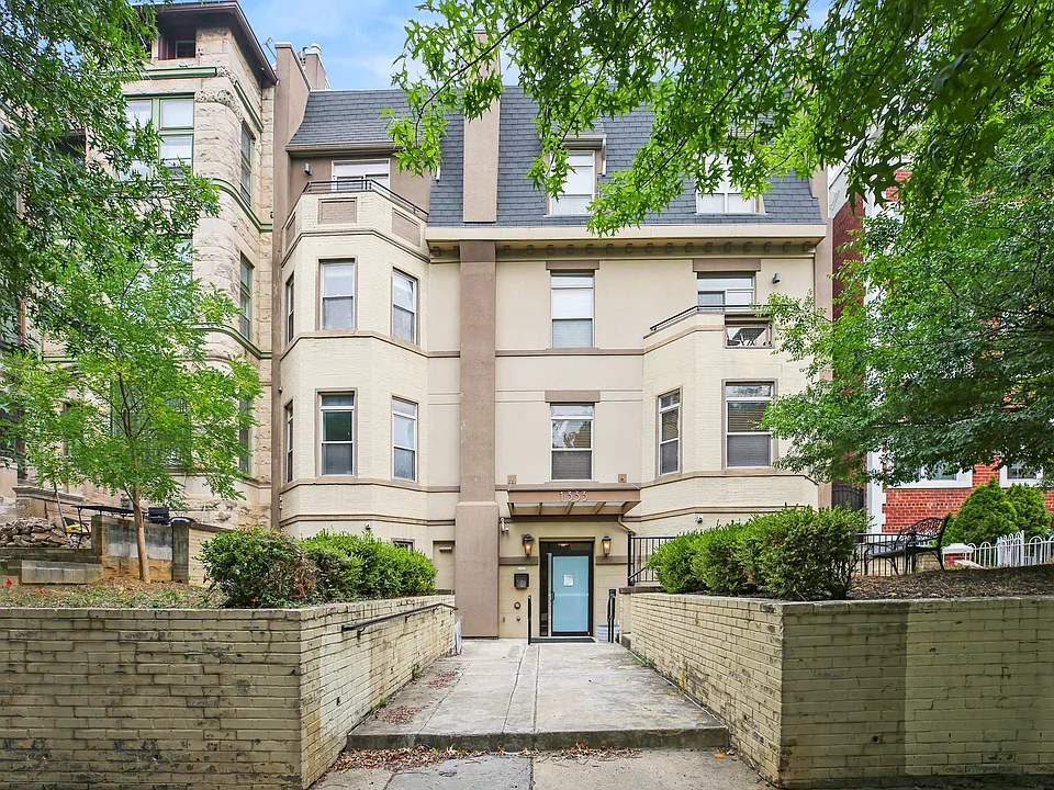 1333 Euclid St NW #201