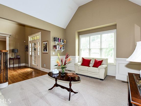 4th image of 620 Oakbourne Way