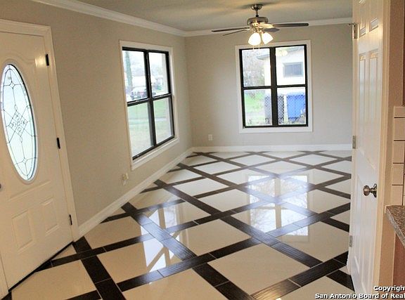 4th image of 418 E Hutchins Pl