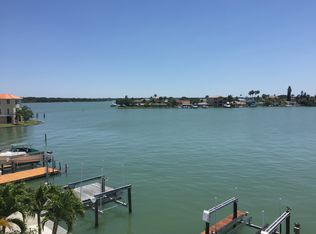 872 Bay Point Dr, Madeira Beach, FL 33708