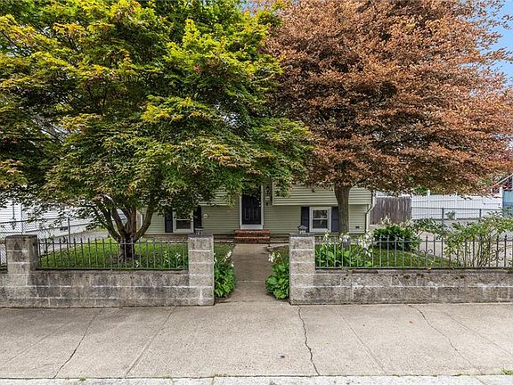 2nd image of 34 Queen St