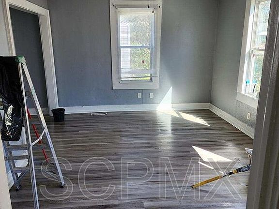 4th image of 2652 Lawrence St