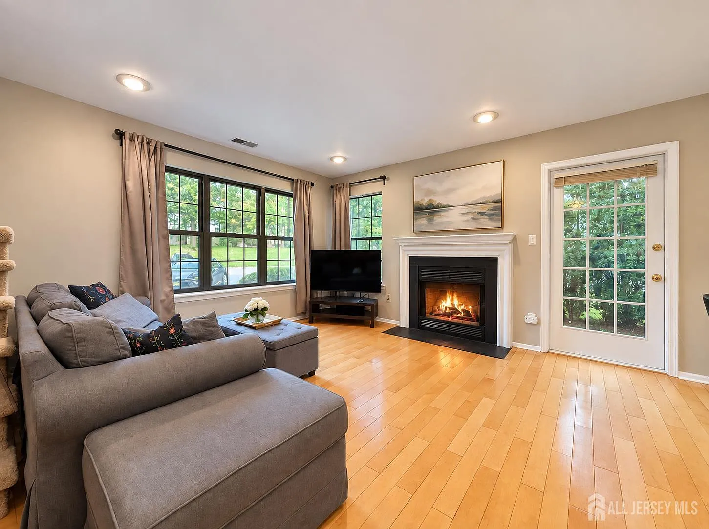 2 bed, 1.5 bath, 1086 sqft, $2,550 — Photo 4