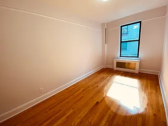 Rented by Metropolis Real Estate of Manhattan