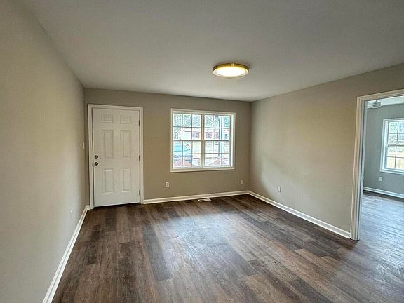 4th image of 119 Fox Pond Rd