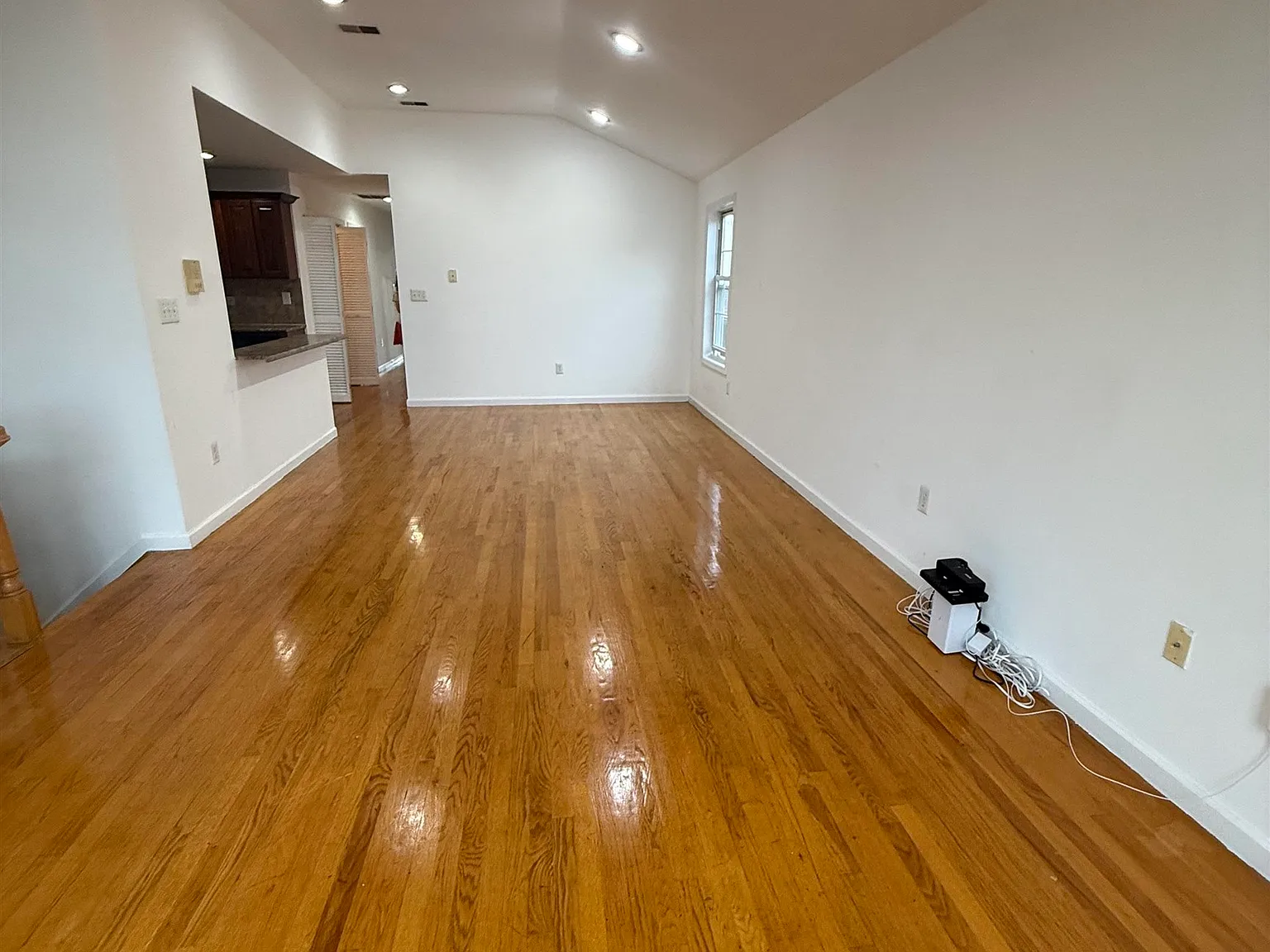 3 bed, 2.0 bath, $3,600 — Photo 2