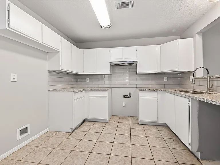 8617 Mapletwist St — Photo 17