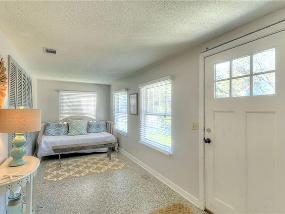 3rd image of 1624 Bruce Dr