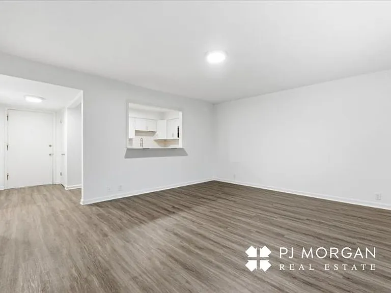 Fernshire Apartments — Photo 7