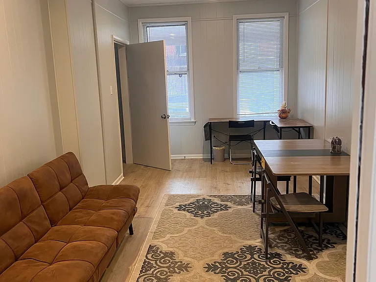 1217 N King St — Photo 16