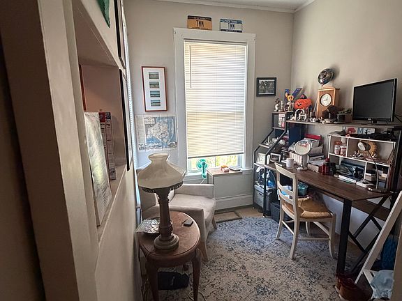 5th image of 4 Bartlett St #1
