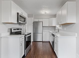 1075 Whitney Dr, Apple Valley, MN 55124