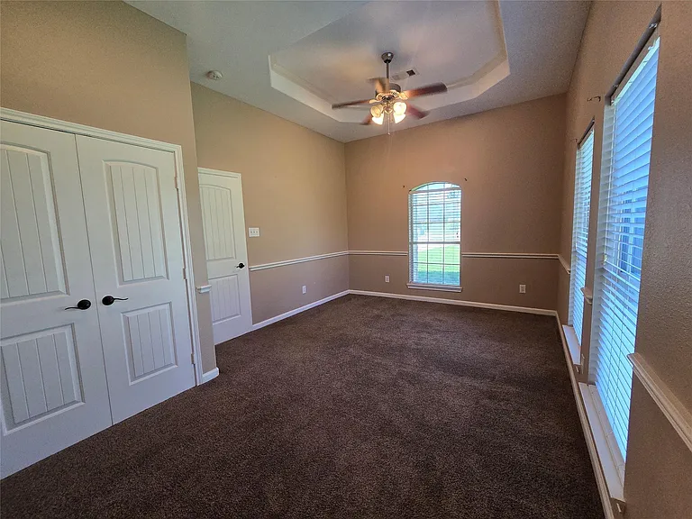 215 Danna St — Photo 6