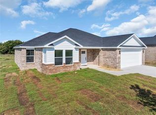 921 Indian Plains Rd, Ardmore, OK 73401