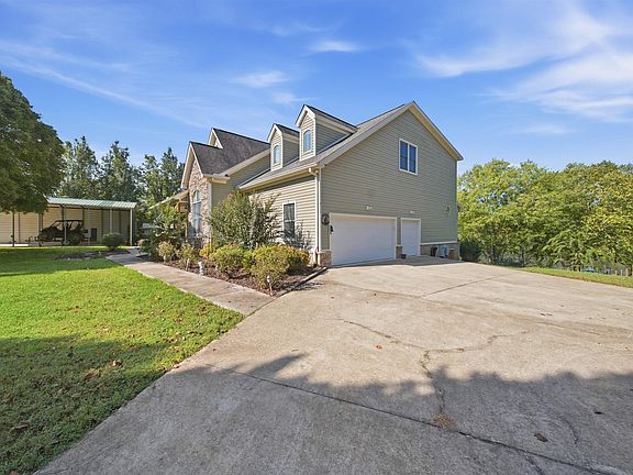 2nd image of 2199 Great North Rd