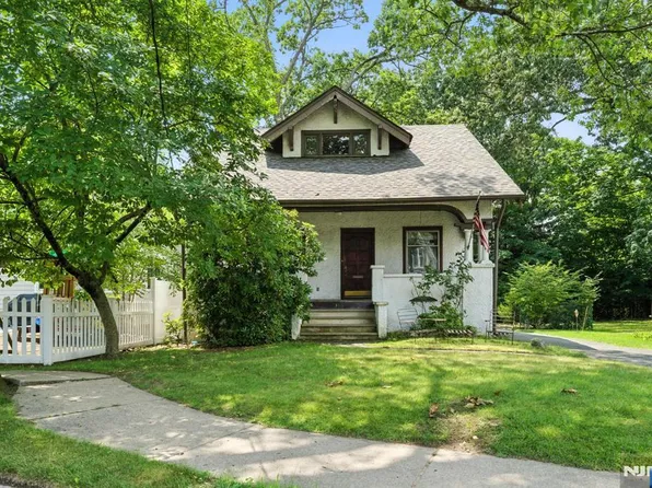 165 Tenafly Rd, Tenafly, NJ 07670