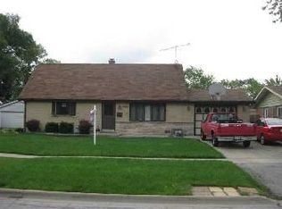 9137 Willow Ln, Bridgeview, IL 60455