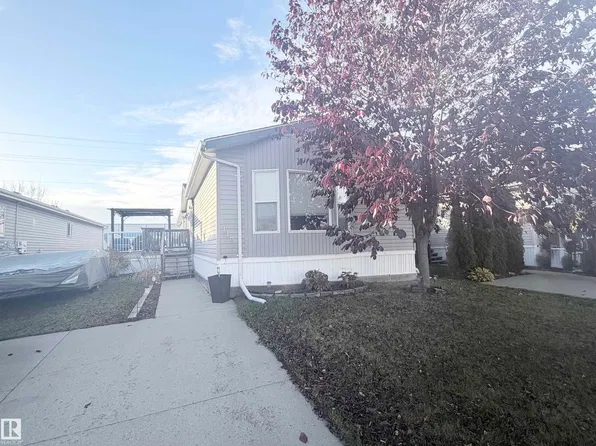 118 Oak Wood Rd NW, Edmonton, AB T6P 0A2