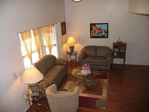 1st image of 1020 Ashford Ln