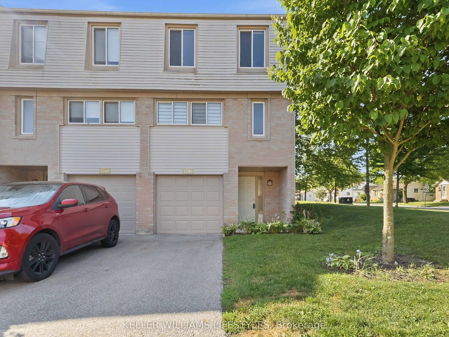 3 bed, $2,300 — Photo 1