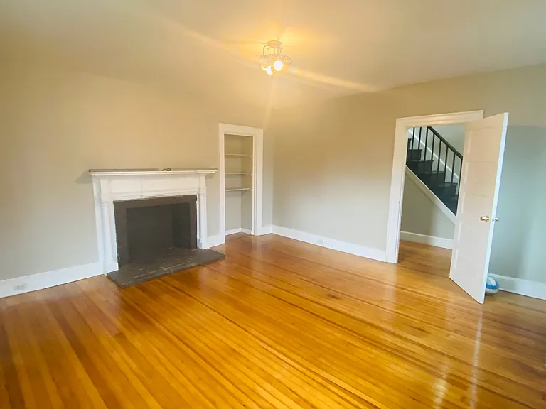 860 Windsor Ave #1 — Photo 16