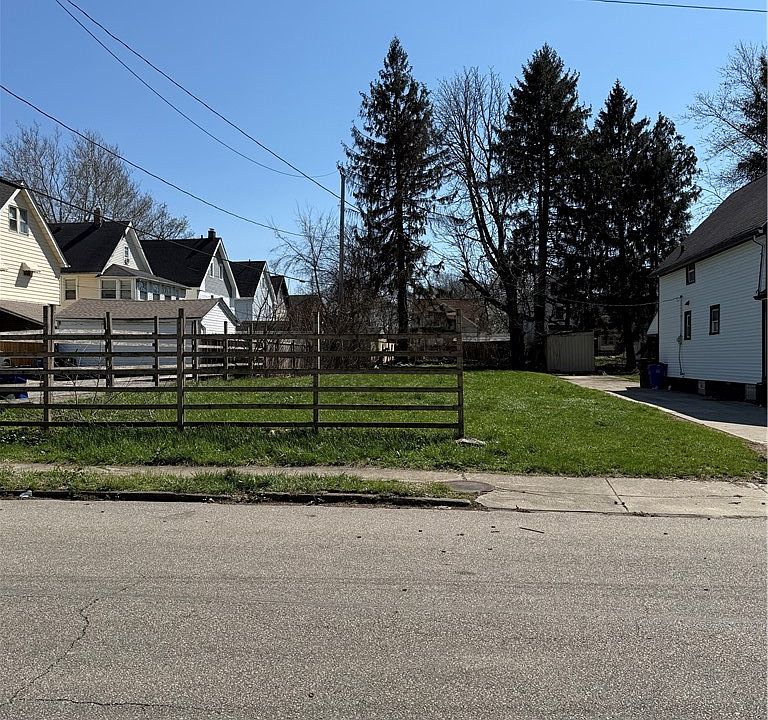 1st image of 2208 Hurley Ave