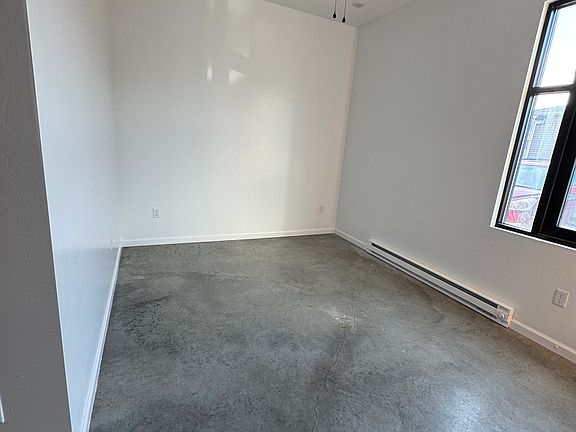 2nd image of 601 Robin Ln #H