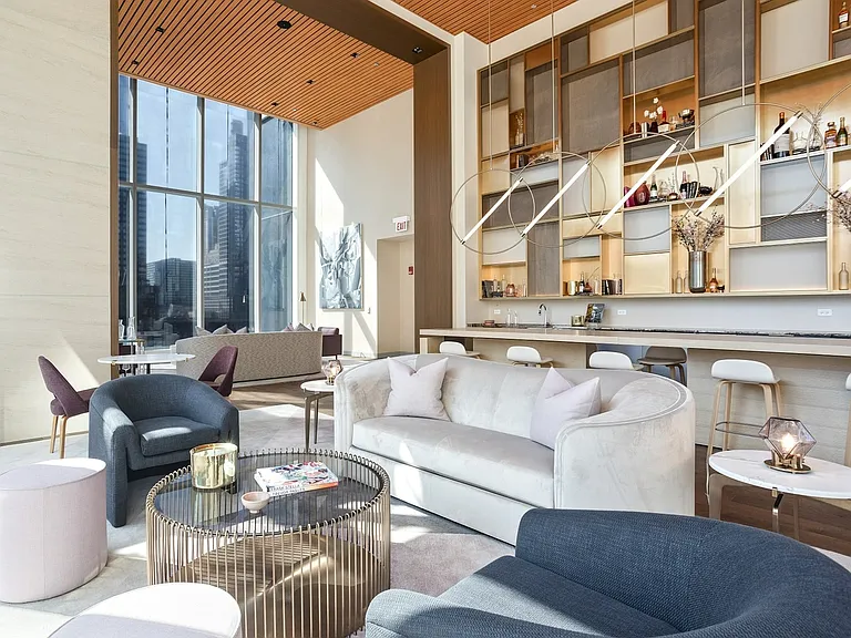 Wolf Point East Living Room Lounge
