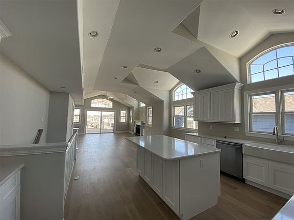 3rd image of 11 73rd St #E