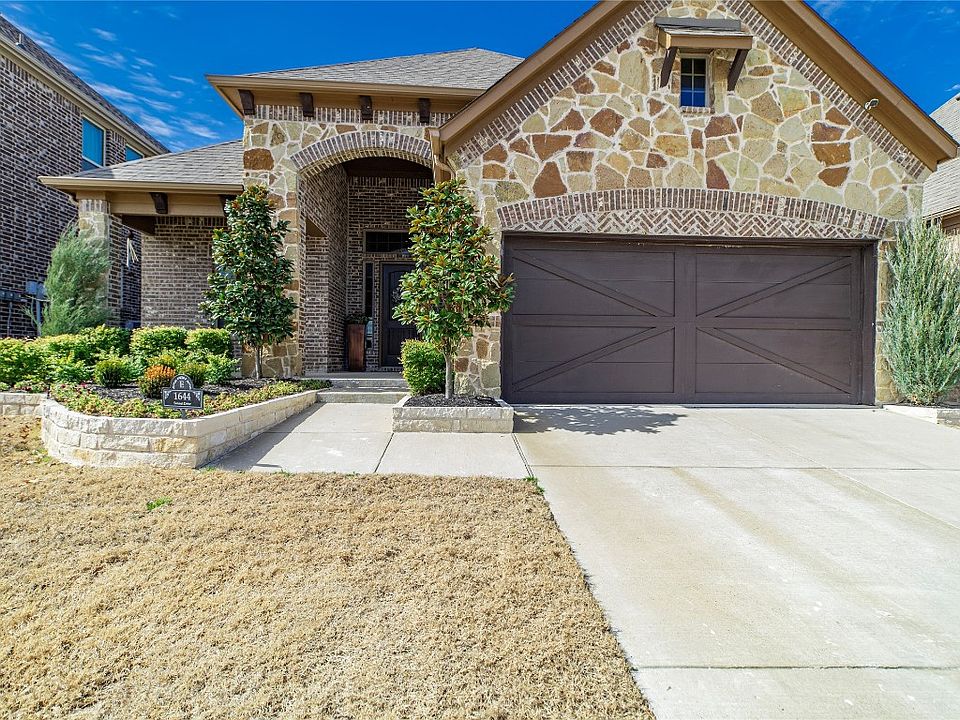 1st image of 1644 Sonnet Dr