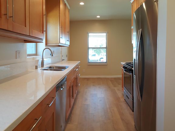 4th image of 12605 Gilmore St