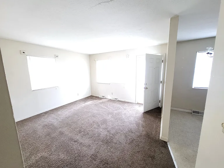 1260 McIntosh Ave #1 — Photo 7