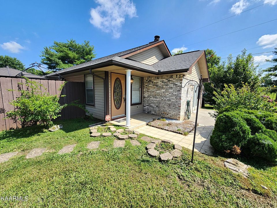 1st image of 934 Lee Delia Ln