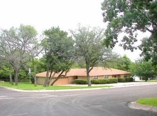 1219 W 4th St, Lampasas, TX 76550